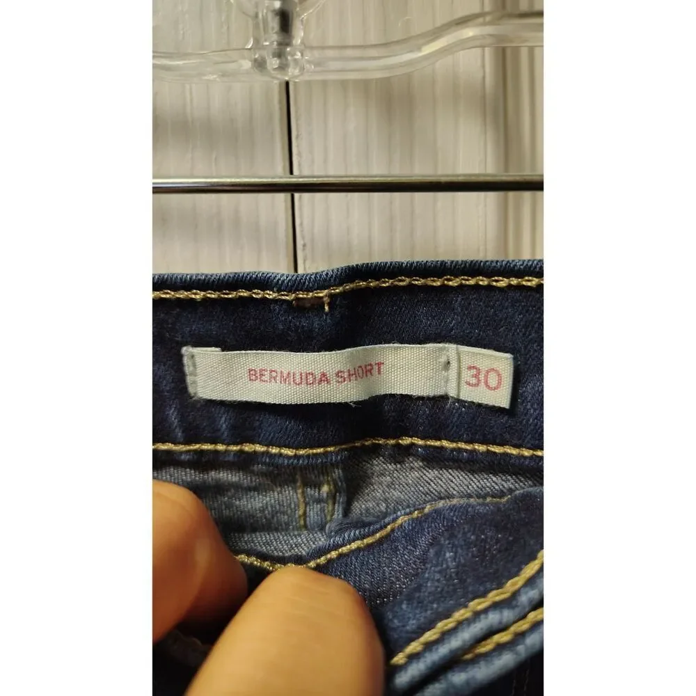 Levi Size 30 Dark Wash Denim Bermuda Shorts‎